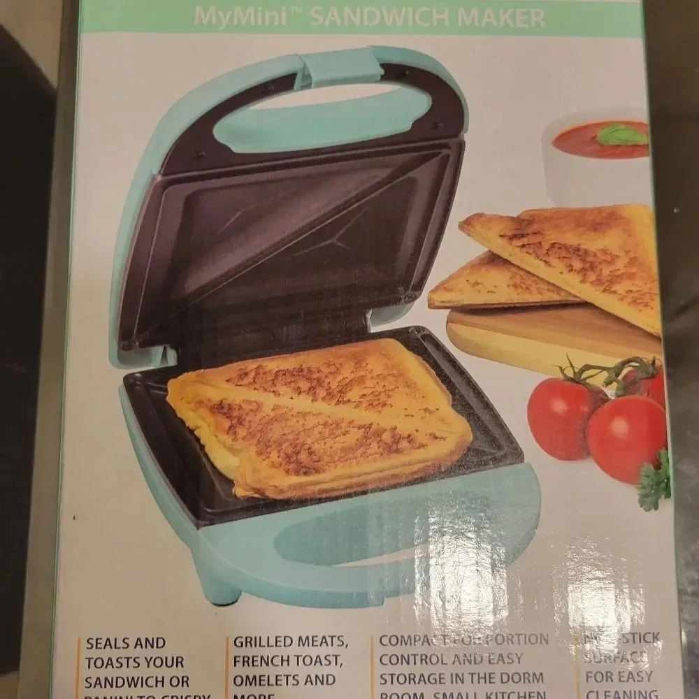Nostalgia Mini Sandwich Maker‎ - Picture 3 of 4